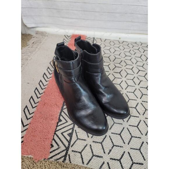 UNISA PHILLIPPA BLACK ANKLE BOOTIES W SIDE BUCKLE DETAILS, SZ 8.5 - Picture 2 of 16
